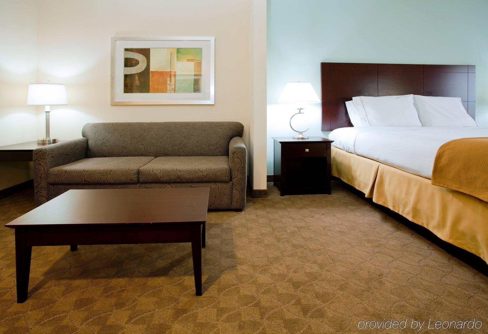 Holiday Inn Express Hotel & Suites Greensboro-East, An Ihg Hotel Zimmer foto